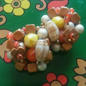 2 for 20.Vtg wood,shells,pearls,and more clipons